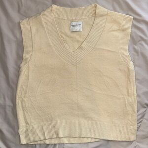 Abercrombie & Fitch Cream Sweater Vest